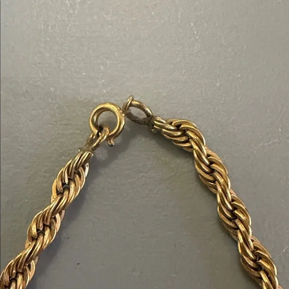 Elegant Gold Tone Rope Chain Necklace - Picture 2 of 3